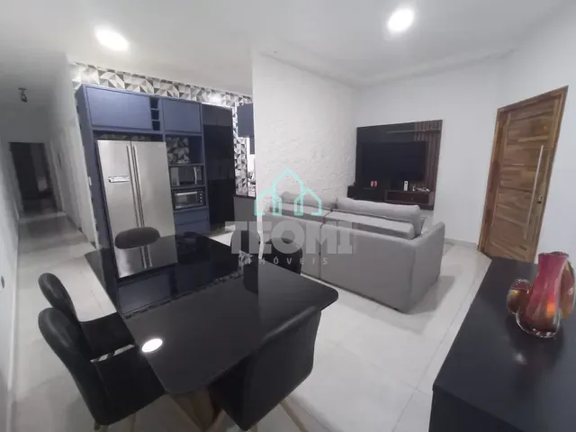Casa com 250m² 3 quartos e 2 banheiros, à venda, no bairro Vila dos Comércios II em Taubaté