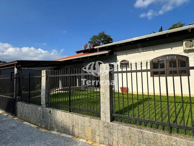 Casa com 350m² 3 quartos e 3 banheiros, para alugar, no bairro Passo Manso em Blumenau