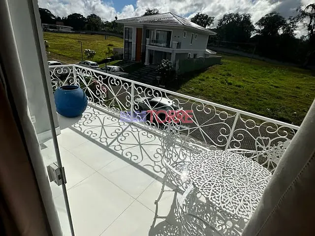 Casa com 405m² 4 quartos e 6 banheiros, à venda, no bairro Salobrinho em Ilhéus