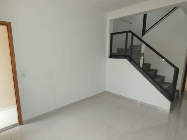 Casa com 150m², à venda, no bairro Paulo Lopes em Cambuí