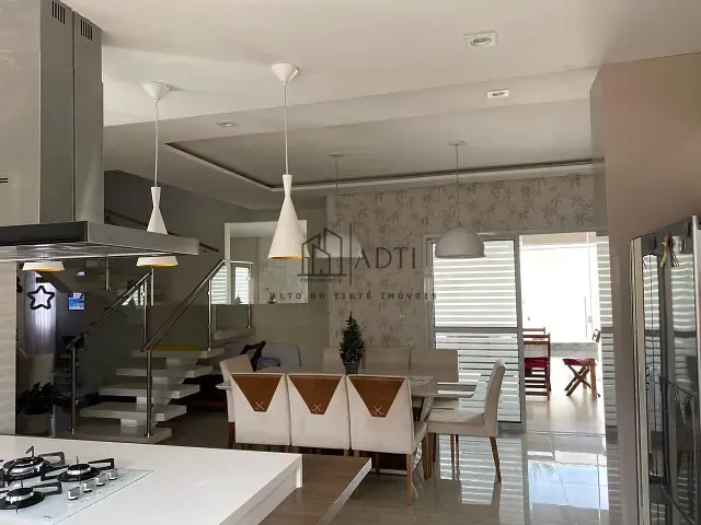 Casa 4 quartos e 5 banheiros, à venda, no bairro Fazenda Rodeio em Mogi das Cruzes