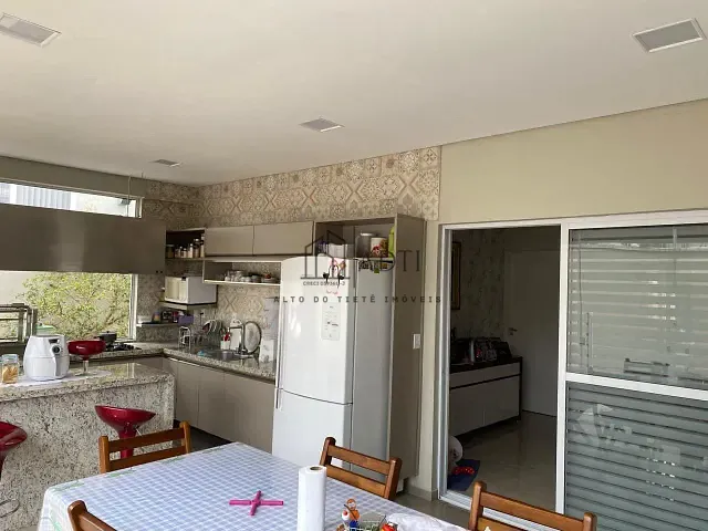 Casa 4 quartos e 5 banheiros, à venda, no bairro Fazenda Rodeio em Mogi das Cruzes