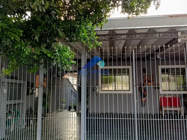 Casa com 300m² 3 quartos e 3 banheiros, à venda, no bairro Vila Tesouro em São José dos Campos