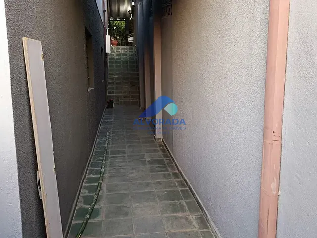 Casa com 300m² 3 quartos e 1 banheiro, à venda, no bairro Vila Tesouro em São José dos Campos