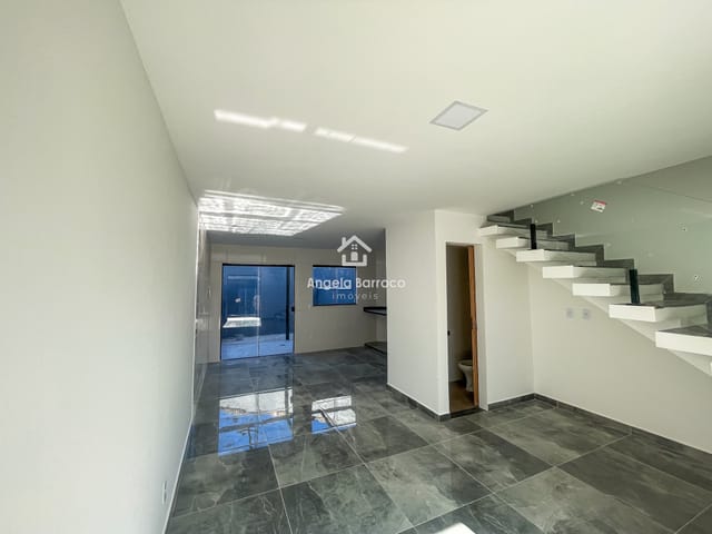 Casa com 100m² 2 quartos e 3 banheiros, para alugar, no bairro Jardim Atlântico Oeste (Itaipuaçu) em Maricá
