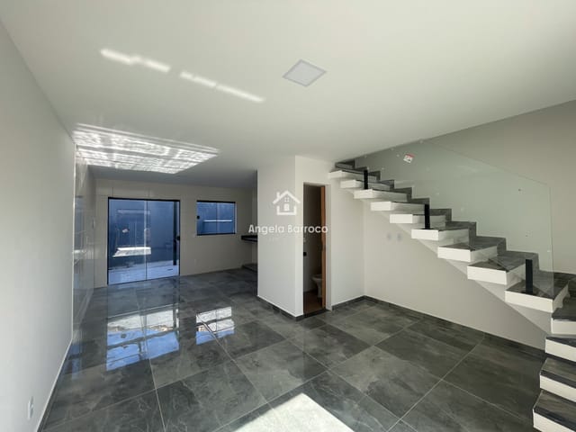 Casa com 100m² 2 quartos e 3 banheiros, para alugar, no bairro Jardim Atlântico Oeste (Itaipuaçu) em Maricá
