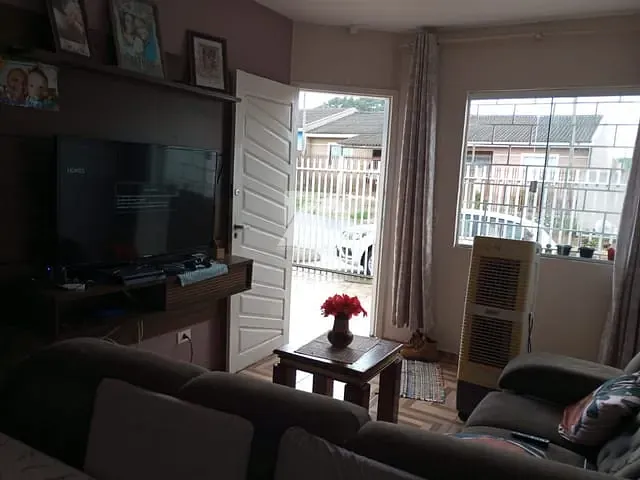 Casa com 54m² 2 quartos e 2 banheiros, à venda, no bairro Uvaranas em Ponta Grossa