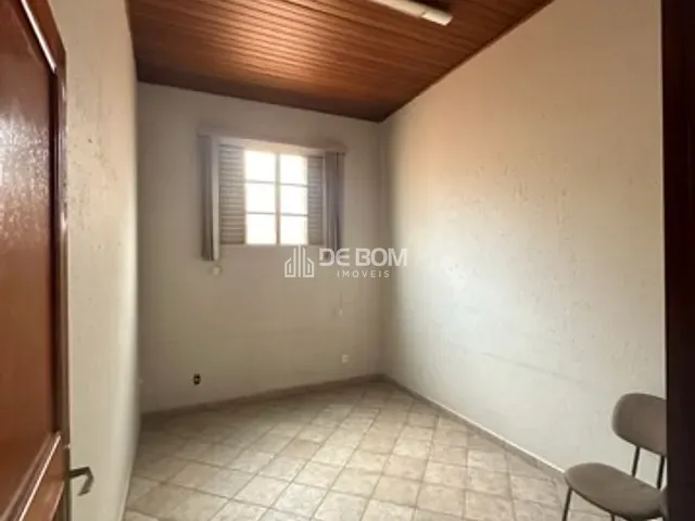 Casa para alugar, no bairro Centro em Poços de Caldas