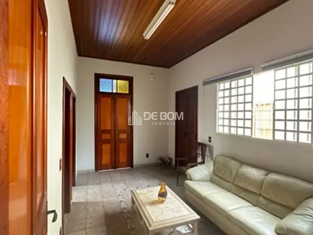 Casa para alugar, no bairro Centro em Poços de Caldas