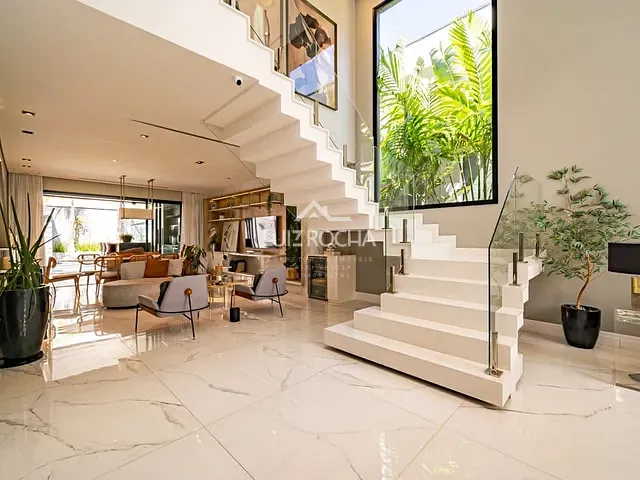 Casa com 420m² 5 quartos e 6 banheiros, à venda, no bairro Cidade Tamboré em Santana de Parnaíba