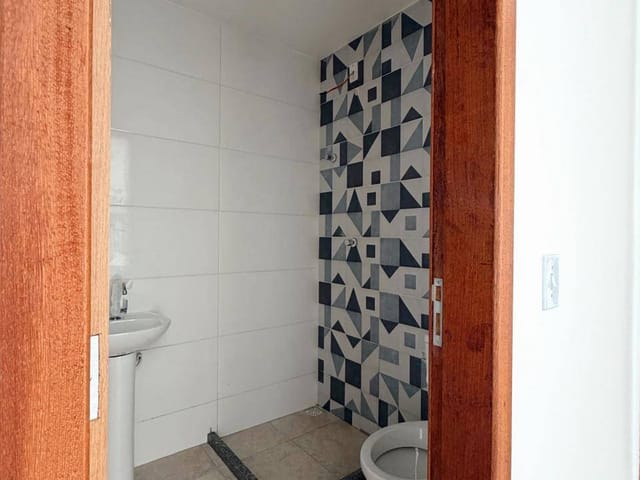 Casa com 70m² 2 quartos e 1 banheiro, à venda, no bairro Residencial Centro da Serra em Serra