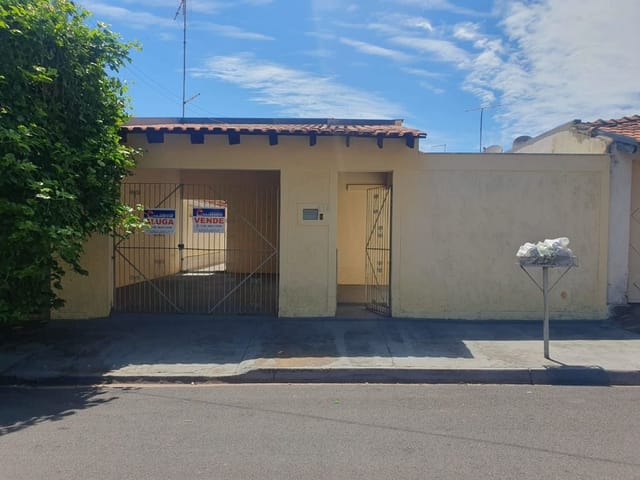 Casa com 170m² 2 quartos e 1 banheiro, à venda, no bairro Núcleo Habitacional Thereza Maria Barbieri em Birigüi