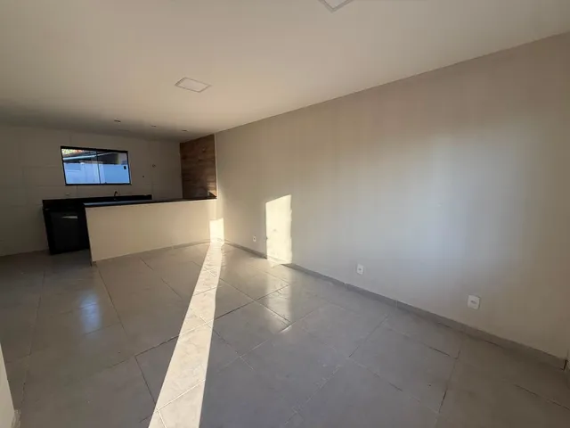 Casa 2 quartos e 2 banheiros, para alugar, no bairro Jardim Atlântico Central (Itaipuaçu) em Maricá