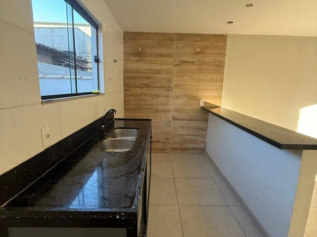 Casa 2 quartos e 2 banheiros, para alugar, no bairro Jardim Atlântico Central (Itaipuaçu) em Maricá