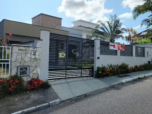 Casa com 430m² 4 quartos e 3 banheiros, à venda, no bairro Pedra Branca em Palhoça