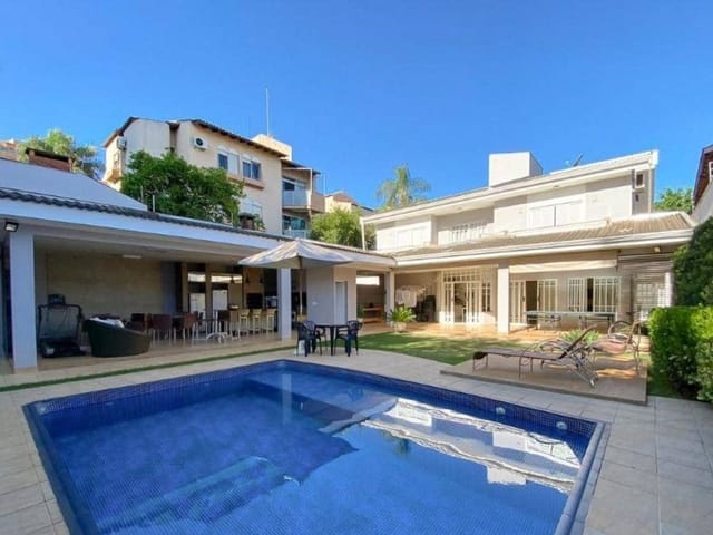 Casa com 600m² 4 quartos e 4 banheiros, à venda, no bairro Campo Belo em Londrina