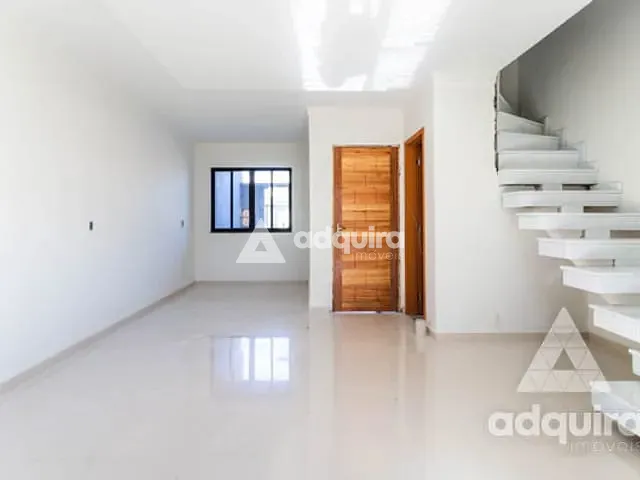 Sobrado 3 quartos e 2 banheiros, à venda, no bairro Boa Vista em Ponta Grossa