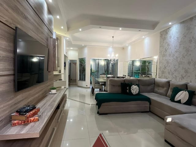 Casa com 200m² 3 quartos e 2 banheiros, à venda, no bairro Prolongamento Ana Dorothea em Franca
