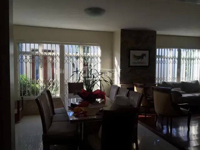 Casa com 450m² 3 quartos e 4 banheiros, à venda, no bairro Vila Oliveira em Mogi das Cruzes