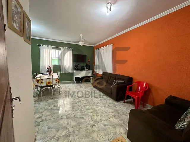 Casa com 250m² 3 quartos e 2 banheiros, à venda, no bairro Europa em Jaguariúna