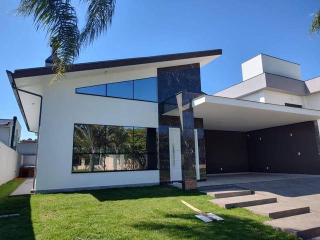 Casa com 400m² 3 quartos e 4 banheiros, à venda, no bairro Ingleses do Rio Vermelho em Florianópolis