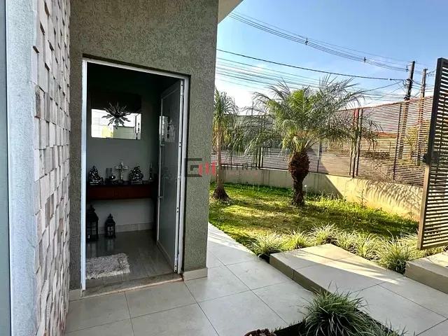 Casa com 320m² 3 quartos e 3 banheiros, à venda, no bairro Centro em Cambé