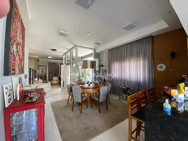 Casa com 700m² 5 quartos e 6 banheiros, à venda, no bairro Condomínio Residencial Santa Helena em Bragança Paulista