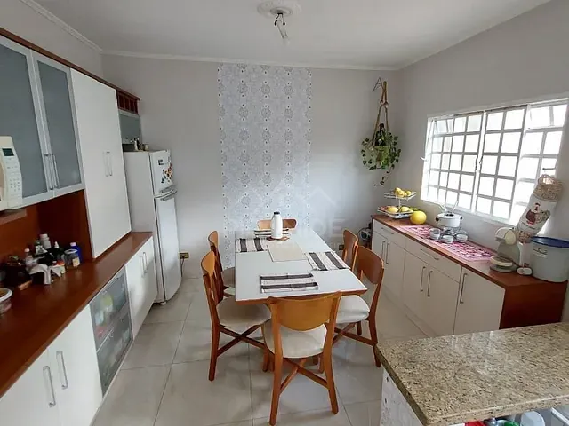 Casa com 275m² 3 quartos e 2 banheiros, à venda, no bairro Jardim das Hortênsias em Poços de Caldas