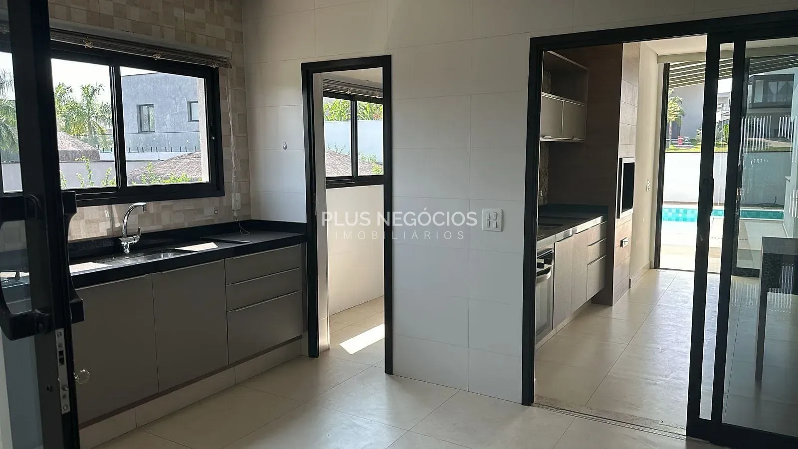 Casa, 3 quartos, 294 m² - Foto 35
