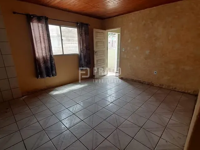 Casa com 200m² 4 quartos e 2 banheiros, à venda, no bairro Fragata em Pelotas