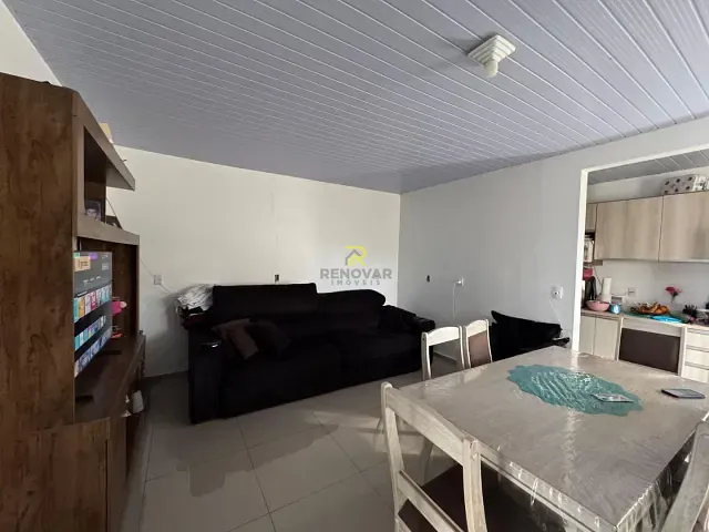Casa com 350m² 4 quartos e 2 banheiros, à venda, no bairro Cascavel em Guarapuava