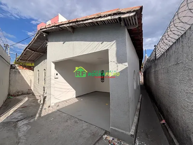 Casa com 300m² 3 quartos e 1 banheiro, para alugar, no bairro São João em Teresina