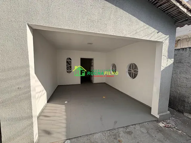 Casa com 300m² 3 quartos e 1 banheiro, para alugar, no bairro São João em Teresina