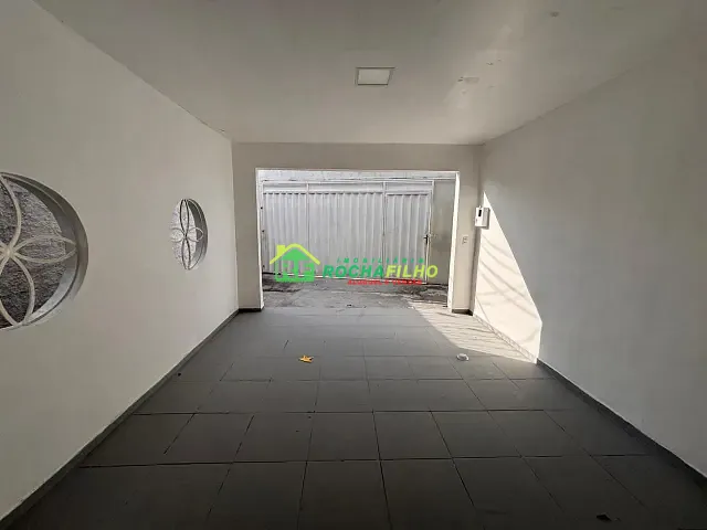 Casa com 300m² 3 quartos e 1 banheiro, para alugar, no bairro São João em Teresina