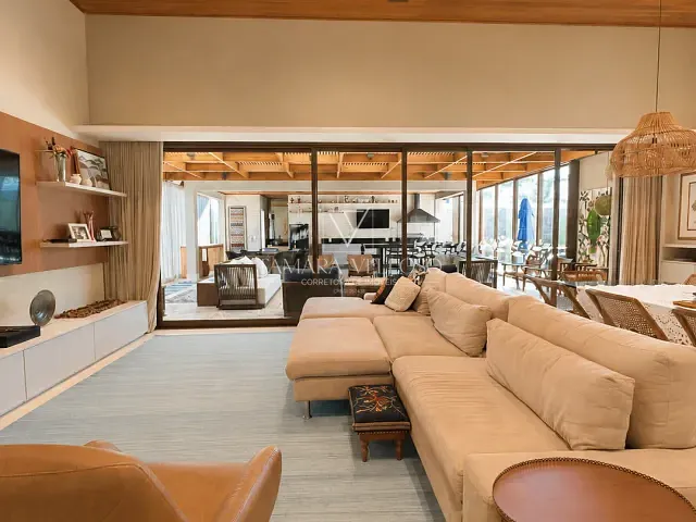Casa com 660m² 3 quartos e 7 banheiros, à venda, no bairro Botujuru em Mogi das Cruzes
