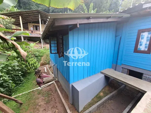 Casa com 80m² 3 quartos e 2 banheiros, para alugar, no bairro Ponta Aguda em Blumenau
