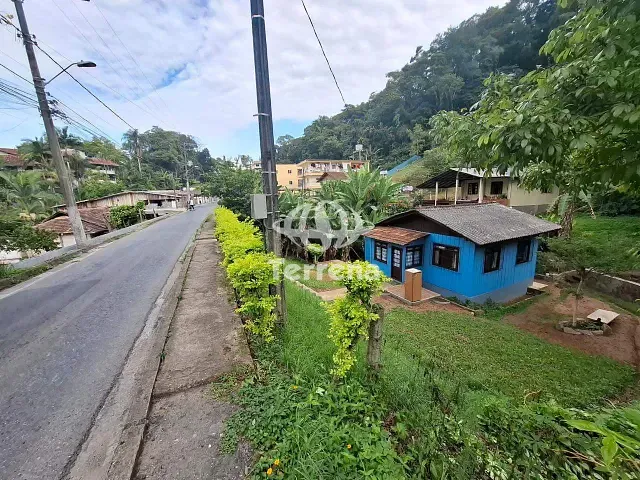 Casa com 80m² 3 quartos e 2 banheiros, para alugar, no bairro Ponta Aguda em Blumenau