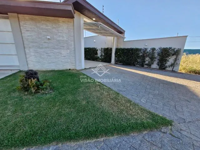 Casa com 492m² 4 quartos e 2 banheiros, para alugar, no bairro Jardim Paraíso em Sinop