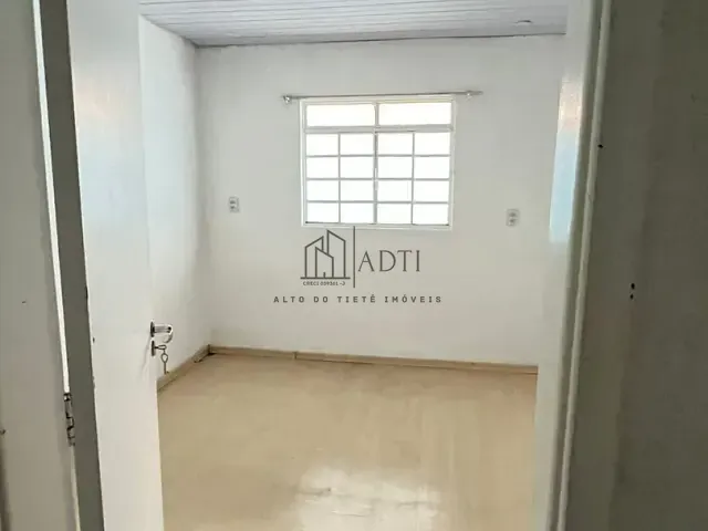 Casa 3 quartos e 2 banheiros, à venda, no bairro Alto Ipiranga em Mogi das Cruzes