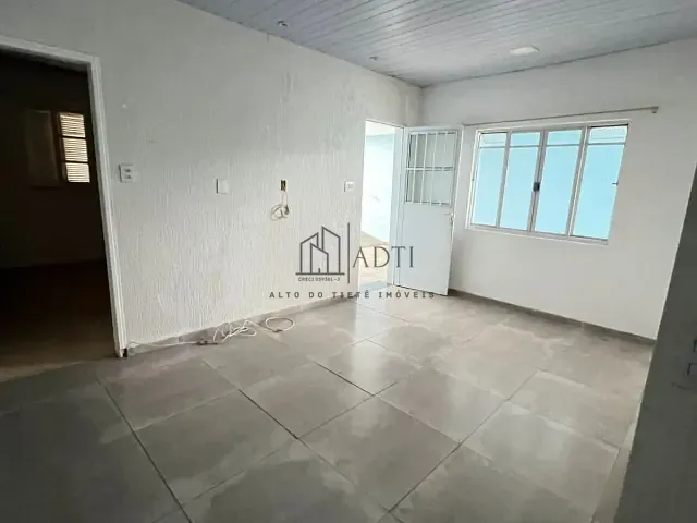 Casa 3 quartos e 2 banheiros, à venda, no bairro Alto Ipiranga em Mogi das Cruzes