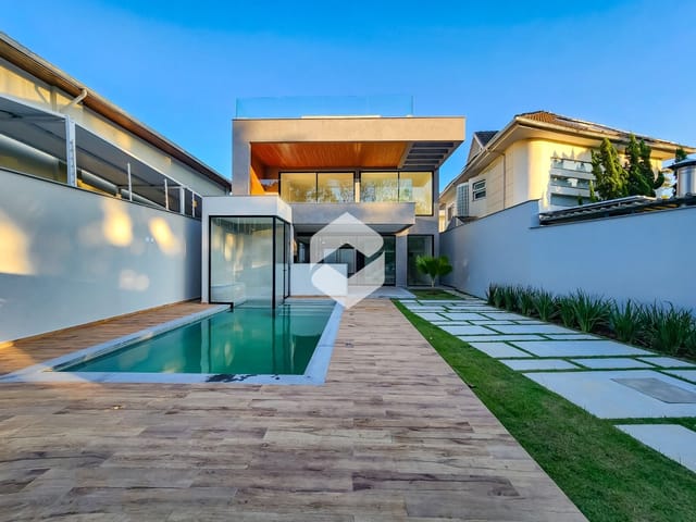 Casa com 360m², à venda, no bairro Barra da Tijuca em Rio de Janeiro