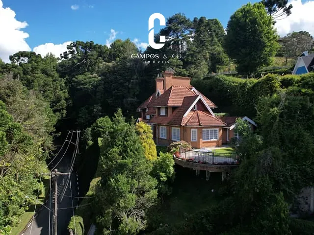 Casa com 1664m² 5 quartos e 8 banheiros, à venda, no bairro Jardim Véu da Noiva em Campos Do Jordão