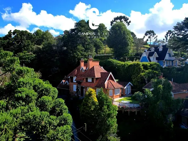 Casa com 1664m² 5 quartos e 8 banheiros, à venda, no bairro Jardim Véu da Noiva em Campos Do Jordão