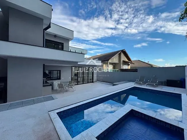 Casa com 503m² 3 quartos e 5 banheiros, à venda, no bairro Parque Nova Jandira em Jandira