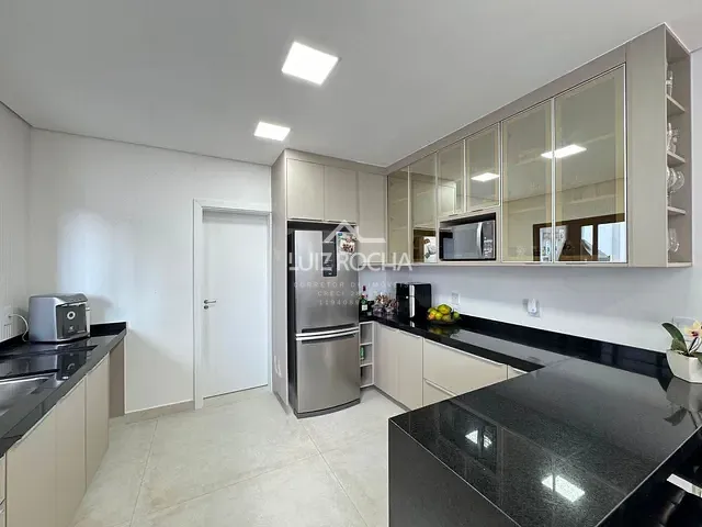 Casa com 503m² 3 quartos e 5 banheiros, à venda, no bairro Parque Nova Jandira em Jandira