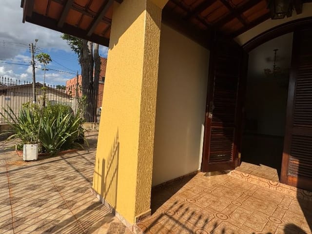 Casa com 327m² 3 quartos e 3 banheiros, à venda, no bairro Valinhos em Tatuí