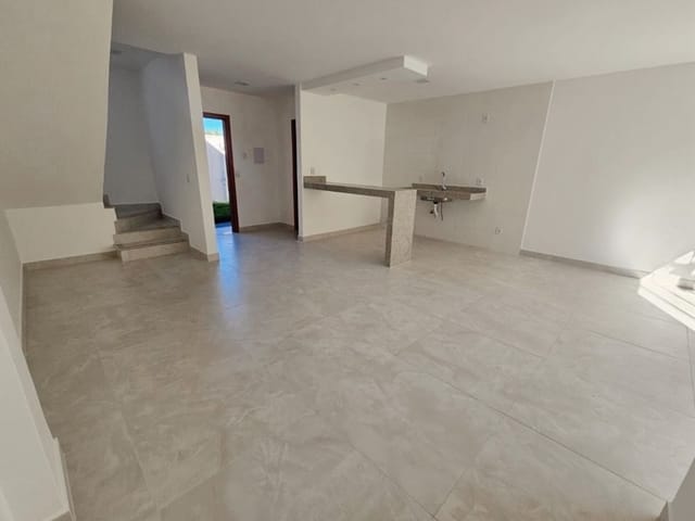 Casa com 106m² 3 quartos e 2 banheiros, à venda, no bairro Balneário de Carapebus em Serra