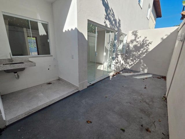 Casa com 106m² 3 quartos e 2 banheiros, à venda, no bairro Balneário de Carapebus em Serra