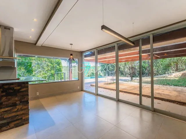 Casa com 2500m² 4 quartos e 5 banheiros, à venda, no bairro Jardim Botânico em Brasília