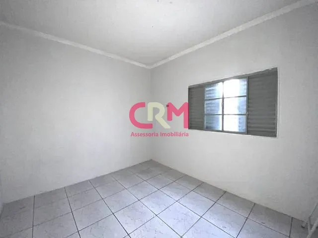 Casa com 2415m² 5 quartos e 3 banheiros, à venda, no bairro Centro em Taquaritinga